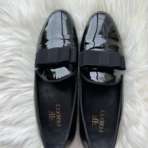 FERUCCI BLACK PATENT LEATHER WITH BOW LOAFER SIZE 9 PROM WEDDING SHOES